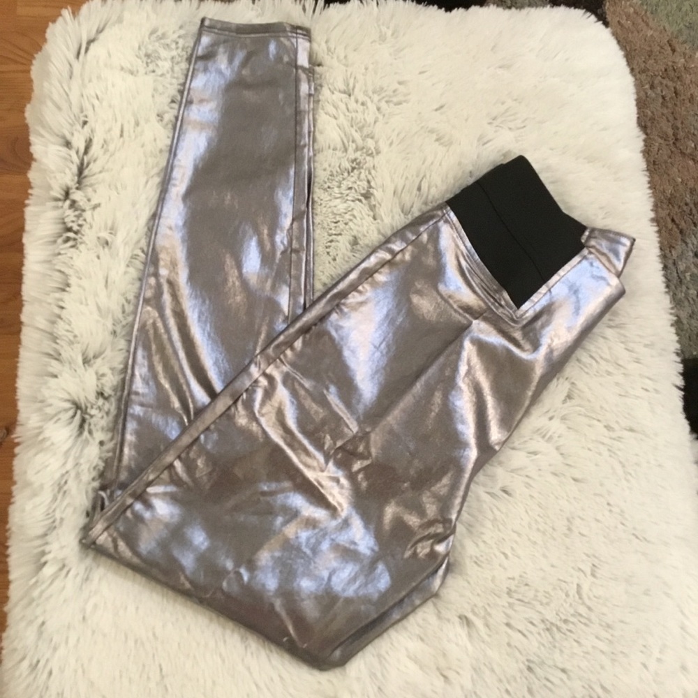⭐️ simply vera wang silver pants med or large